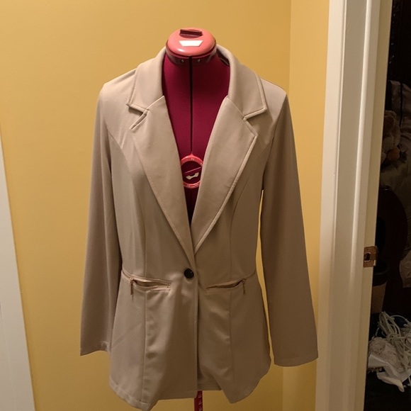 NWT Genhoo single button front jacket with lapels 🔴 - Picture 3 of 16